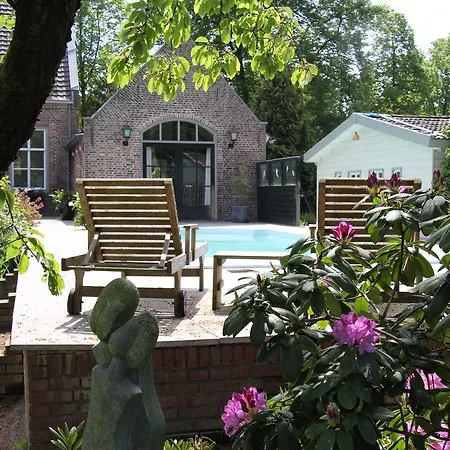 De Oude Pastorie Bed & Breakfast Netersel