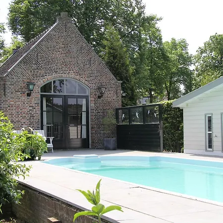 De Oude Pastorie לינה וארוחת בוקר 3*